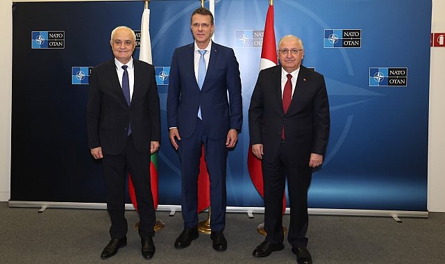Milli Savunma Bakanı Güler, Romanya ve Bulgaristan savunma bakanlarıyla bir araya geldi
