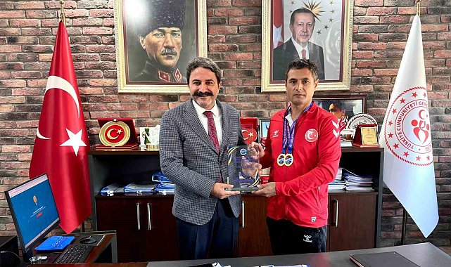 Milli sporcu Balk, Gençlik ve Spor İl Müdürü Kalın'ı ziyaret etti