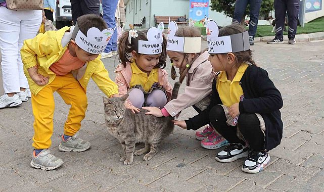 Minik öğrencilerden Hayvan Bakımevine ziyaret