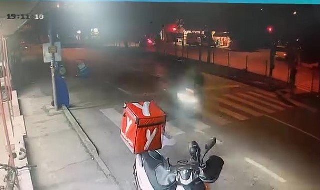 Motosikletin çarptığı adamın yanından böyle geçtiler...