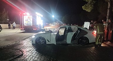 Mudanya Devlet Hastanesi otoparkında araç yangını