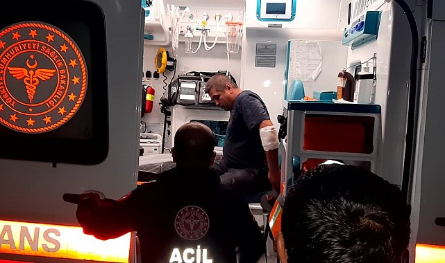 Mudurnu'da motosiklet ile hafif ticari araç çarpıştı: 1 yaralı