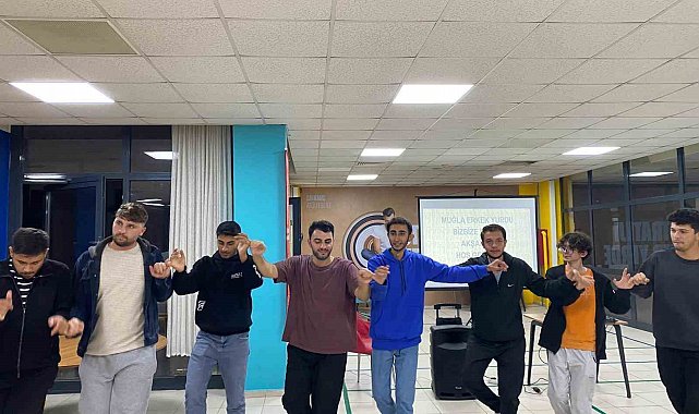 Muğla erkek öğrenci yurdunda "Biz Bize Moral Gecesi" ile akademik stres atıldı