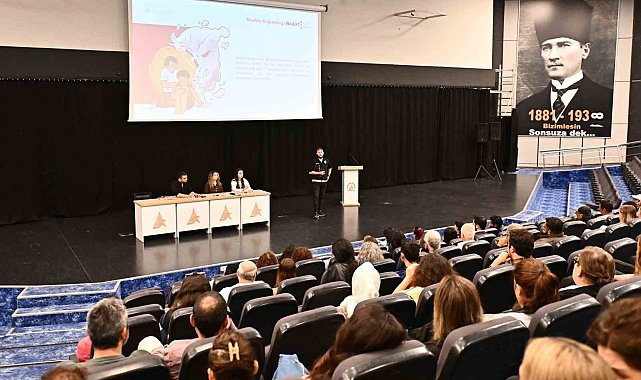 Muratpaşa Belediyesi'nden madde bağımlılığını önleme konferansı