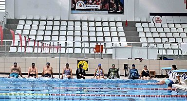 Muratpaşa'da ücretsiz yüzme eğitimleri başladı