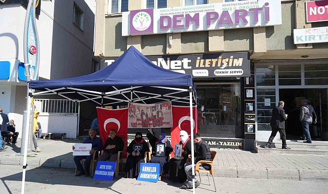 Muş'ta annelerin evlat nöbeti devam ediyor