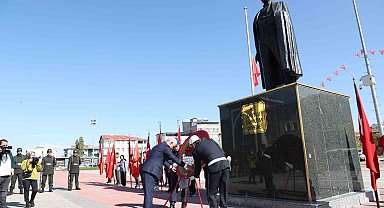 Muş'ta Cumhuriyet'in 102. yılı kutlamaları başladı