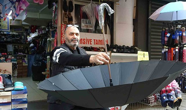Ne tamir ne satış kaldı: Kocaeli'nin son şemsiye ustası ayakta kalmaya çalışıyor
