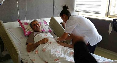 Nefes darlığı şikayetiyle hastaneye başvuran çiftçinin karnında 4 kiloluk kitle çıkarıldı