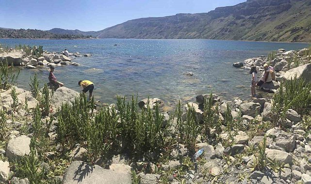Nemrut Krater Gölü'nde mangal yakan 2 kişiye 5 bin 906 TL idari para cezası