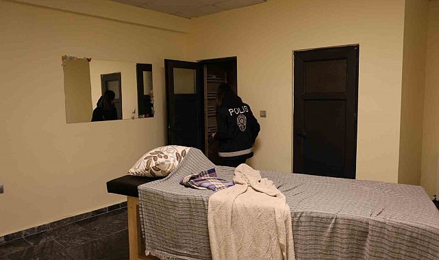 Nevşehir'de masaj salonuna fuhuş operasyonu: 5 gözaltı, 6 mağdur kadın kurtarıldı