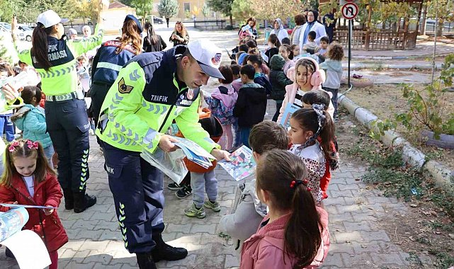 Niğde'de öğrencilere jandarma tanıtımı ve trafik eğitimi