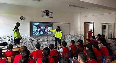 Öğrenci ve öğretmenlere güvenli trafik anlatıldı