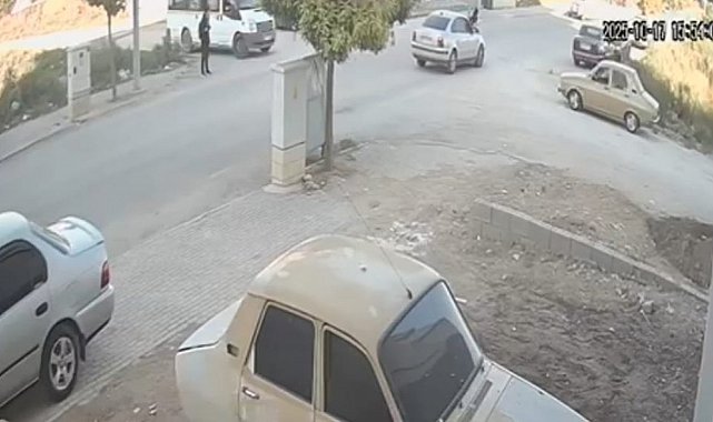 Okul servisinden indikten sonra otomobilin çarptığı lise öğrencisi ağır yaralandı