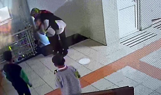 Okulda nefes borusuna yiyecek kaçan öğrenci, öğretmenin müdahalesiyle kurtuldu