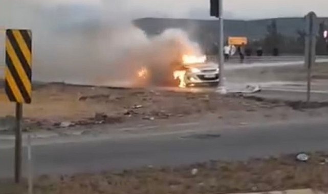 Osmaniye'de otomobil alev topuna döndü