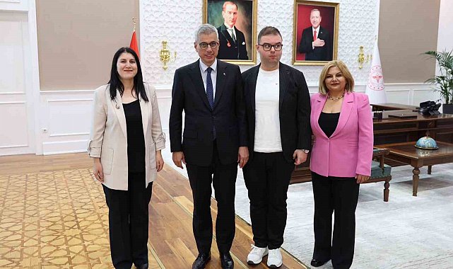 Otizmli bireylerin sorunlarını içeren rapor Bakan Memişoğlu'na sunuldu