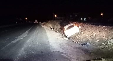 Otomobil şarampole girdi: 2 yaralı