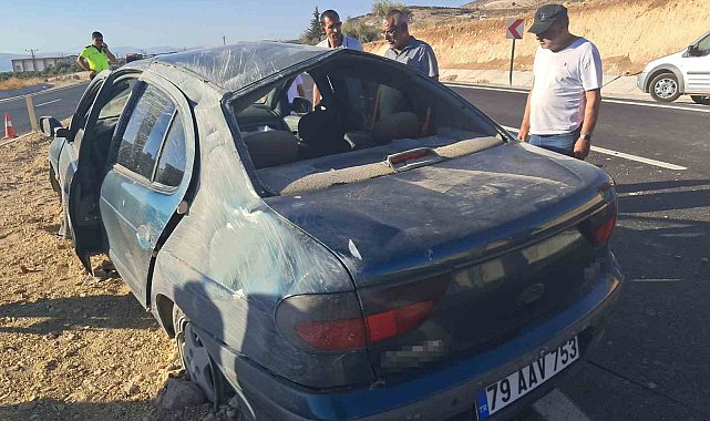 Otomobil taklalar attı, şans eseri yaralanan olmadı