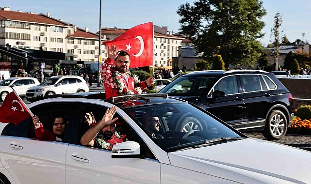 Para Halter dünya şampiyonuna konvoylu karşılama