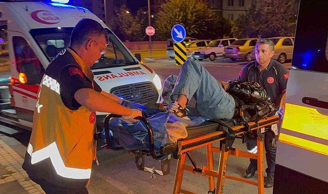 Parkta bıçaklı kavga: 2 yaralı