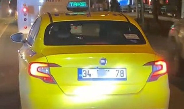 Plakasını kapatan taksi dikkat çekti
