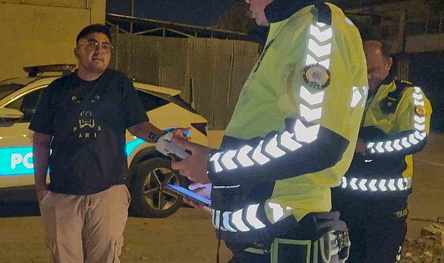 Plakasız trafiğe çıkan sürücü 'dur' ihtarına uymadı: 17 bin 879 TL para cezası yazıldı