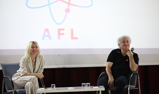 Prof. Dr. Ömer Özkan:" SMA tedavisi patentini bir kişi aldığı için başkası üretemiyor, 2 milyon dolar verilmek zorunda kalınıyor"