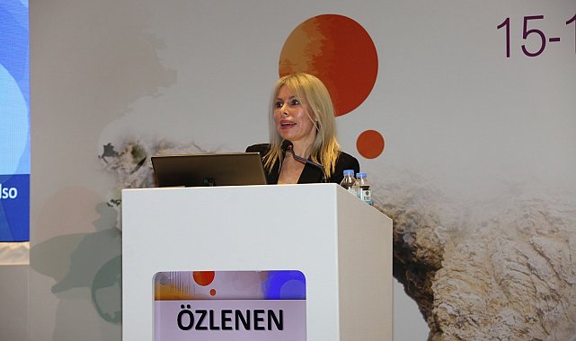 Prof. Dr. Özlenen Özkan: "İlk rahim naklinde nefesimizi tutarak hastayı takip ettik"