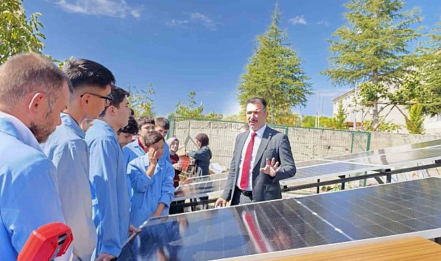 "Atölyede 1 Gün Projesi" Gördes'te başladı