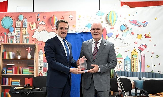 Renkli Düşler Duvar Projesi çocukların hayatına renk kattı