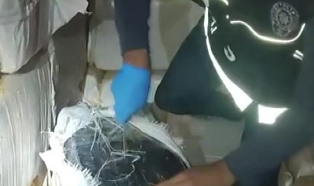 Samanların arasında milyonlarca liralık elektronik sigara ele geçirildi