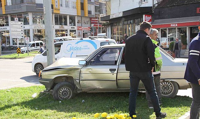 Samsun'da otomobil ile motosiklet çarpıştı: 2 yaralı