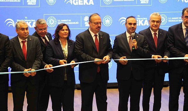 Sanayi ve Teknoloji Bakanı Kacır: "Aydın'ı Ege'nin parlayan yıldızı haline getirmeye devam edeceğiz"