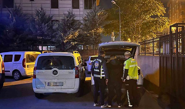 Sancaktepe'de yol verme kavgasında trafik güvenliğini tehlikeye düşüren iki sürücü yakalandı