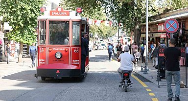 Şanlıurfa'da nostaljik tramvay hizmete girdi