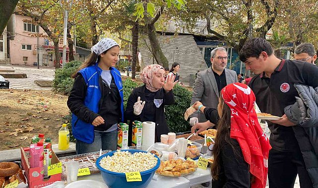 Saraylar Anadolu İmam Hatip Lisesi'nden Gazze'ye destek yürüyüşü