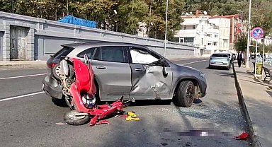 Sarıyer'de "U" dönüşü yapan otomobil motosikletle çarpıştı: 1 ağır yaralı