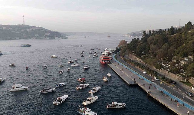 Sarıyer'de teknelerle balık avı eşsiz Boğaz manzarasıyla birleşti