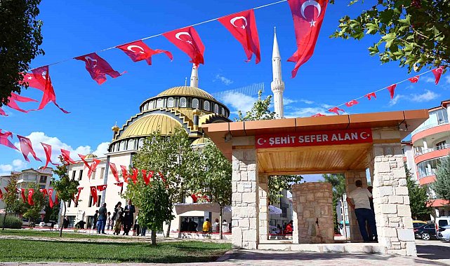 Şehit oğlunun adına 3 bin 700 Kur'an-ı Kerim ve hayrat çeşmesi