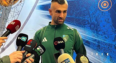 Serdar Dursun: "Oyundan çıksam belki daha mantıklıydı ama arma için savaşmak istedim"