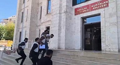 Siirt'te ailesinden 2 kişiyi öldürüp 3 kişiyi yaralayan zanlı tutuklandı