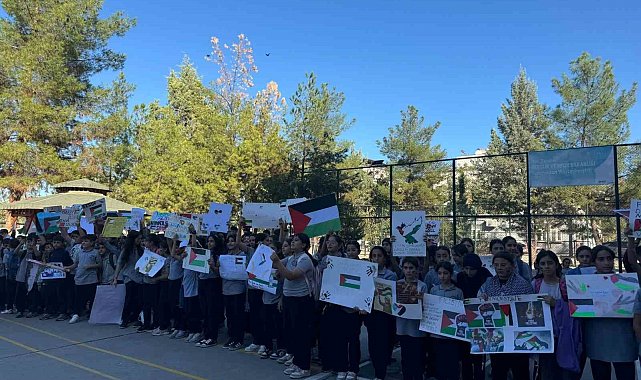 Siirt'te ortaokul öğrencilerinden Gazze'ye destek etkinliği
