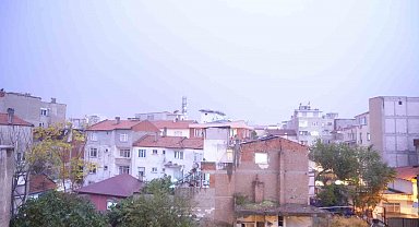 Şimşekler geceyi aydınlattı, ardından yaşanan deprem ise korkuttu