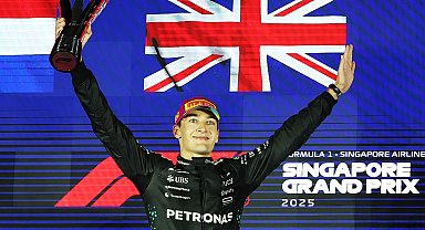 Singapur'da kazanan George Russell