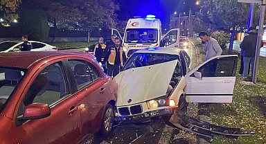 Sivas'ta 5 araç birbirine girdi: 1 kişi yaralandı