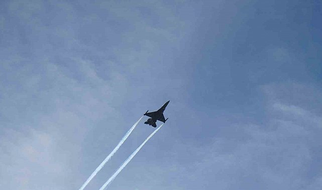 SOLOTÜRK, Anıtkabir semalarında çevre tanıma uçuşunu icra etti