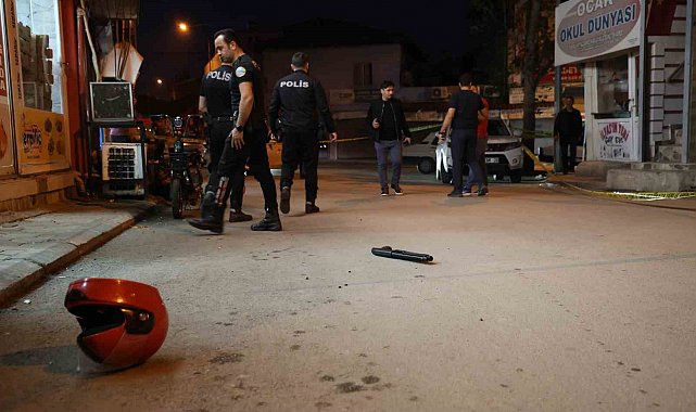 Takip ettiği şahsı ayağından vurdu, kaskı ve silahı düşürüp kaçtı