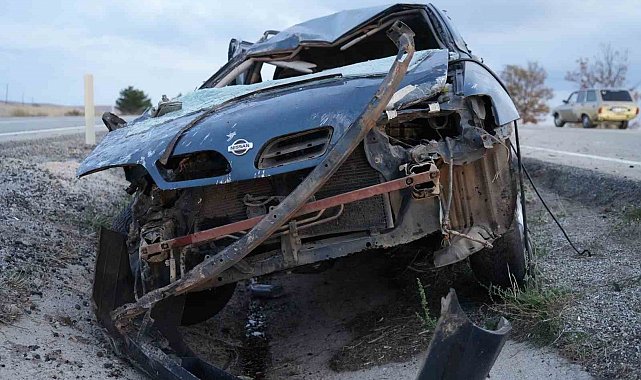 Takla atan otomobil hurdaya döndü: Aynı aileden 3 yaralı