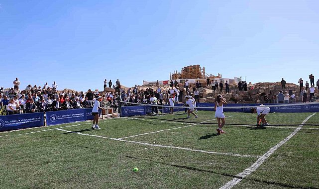 Tarih ve tenis buluştu: "1. Zerzevan Cup" lansmanı tarihi Roma garnizonunda yapıldı